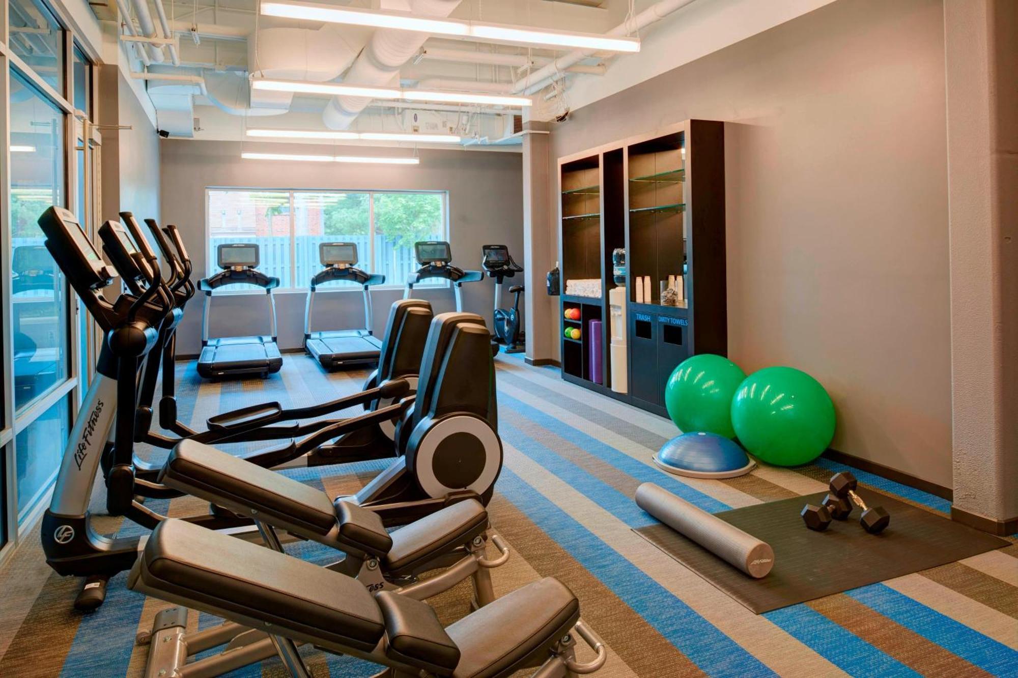 Aloft Columbus 3*