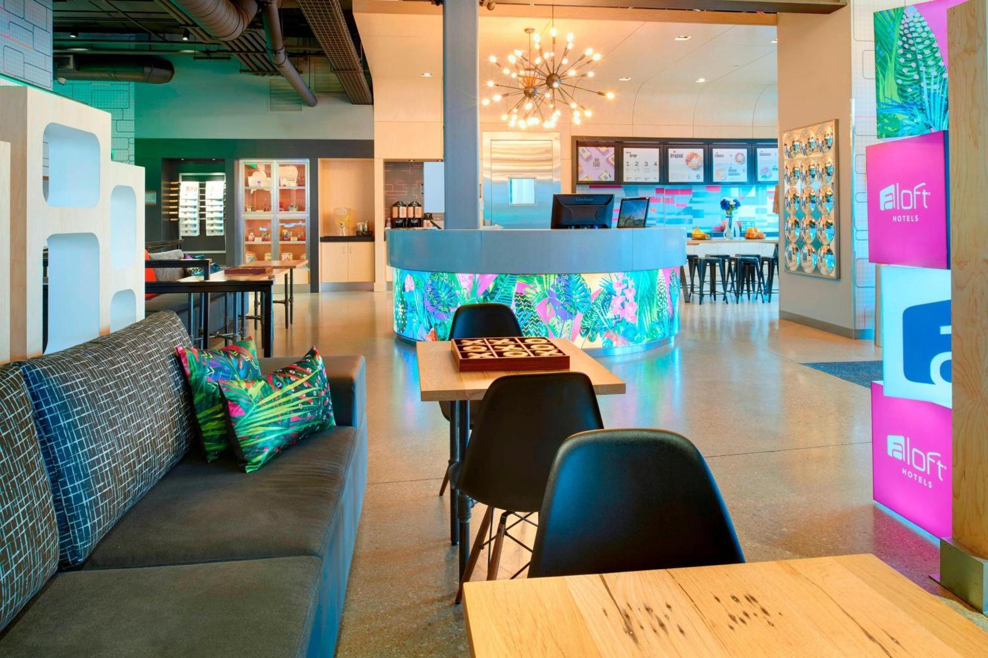 Aloft Columbus Hotel 3*